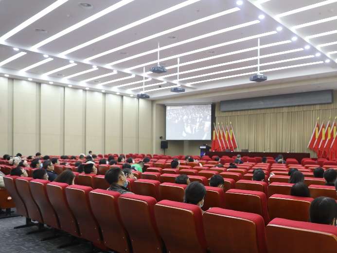 有研總院師生收看2020年全國科學道德和學風建設宣講教育報告會