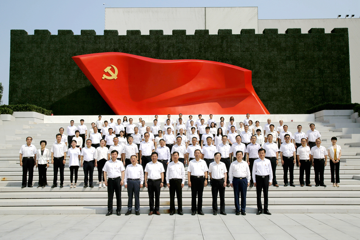 有研集團組織黨員干部集體參觀中國共產黨歷史展覽